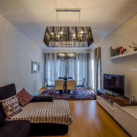 Lovely Apartment Near Airport And Nations Park, With Garage ロウレス エクステリア 写真