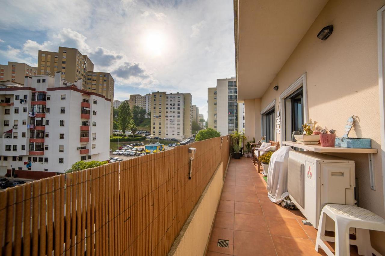 Lovely Apartment Near Airport And Nations Park, With Garage ロウレス エクステリア 写真