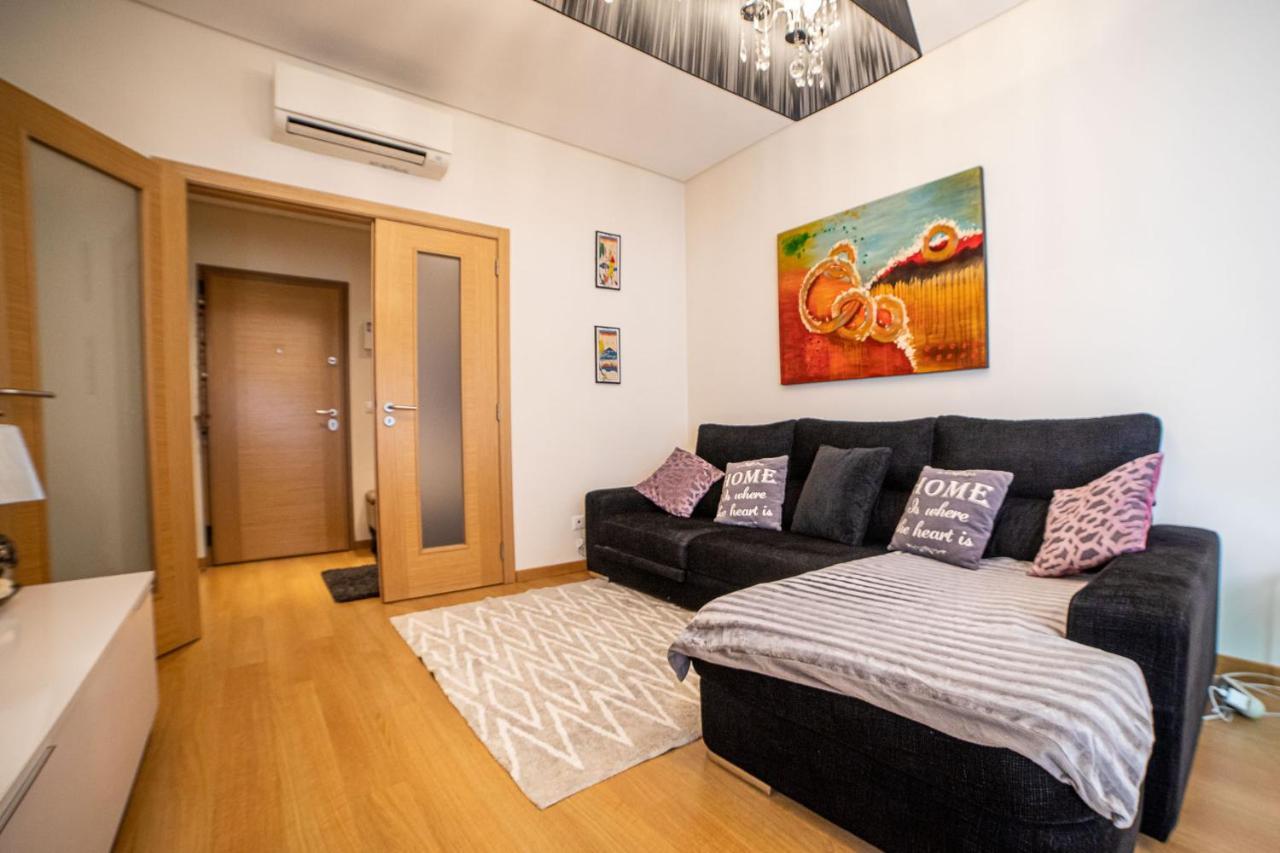 Lovely Apartment Near Airport And Nations Park, With Garage ロウレス エクステリア 写真