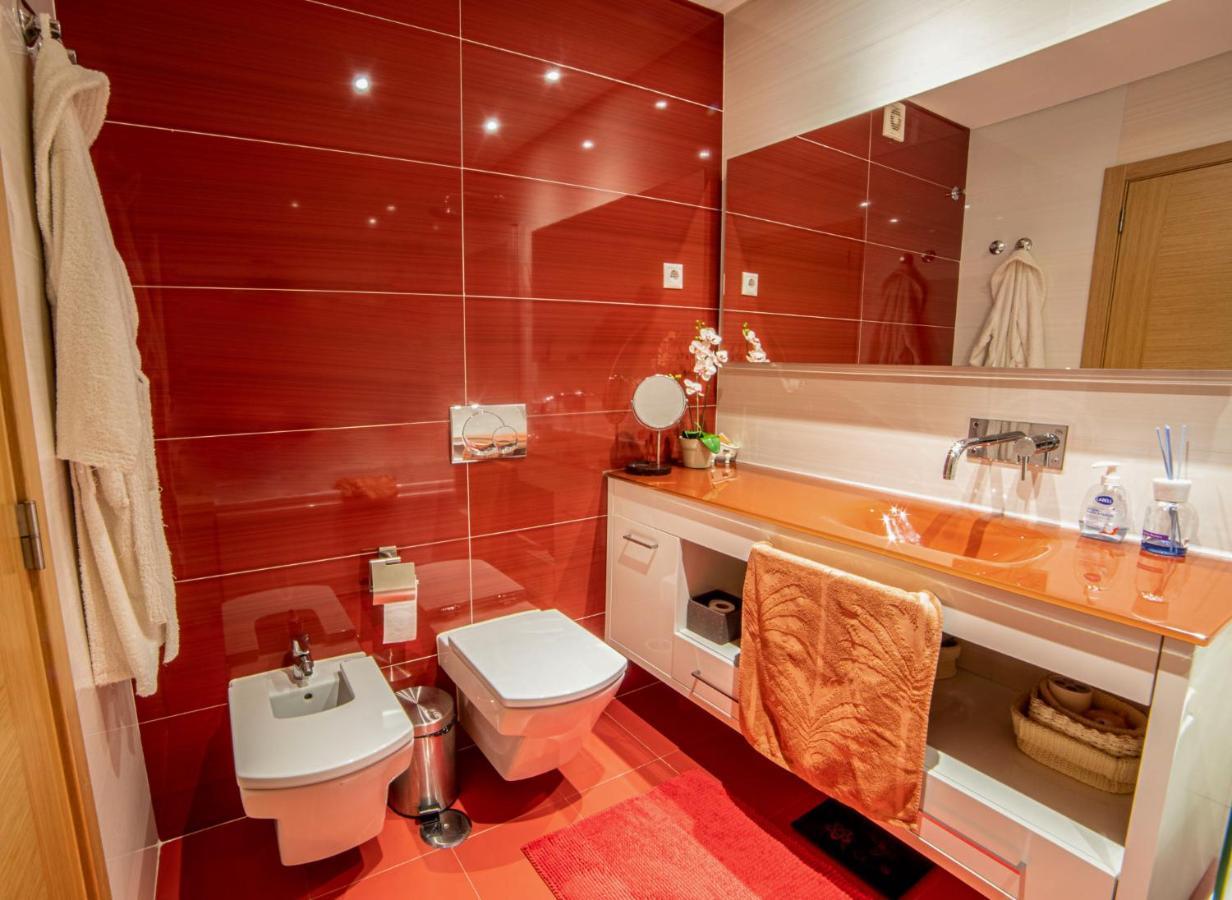 Lovely Apartment Near Airport And Nations Park, With Garage ロウレス エクステリア 写真