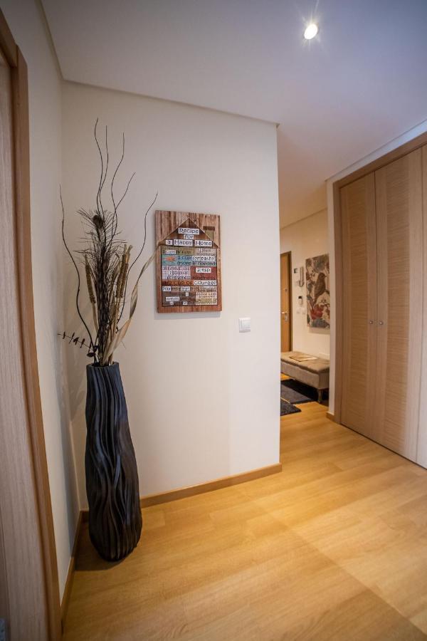 Lovely Apartment Near Airport And Nations Park, With Garage ロウレス エクステリア 写真