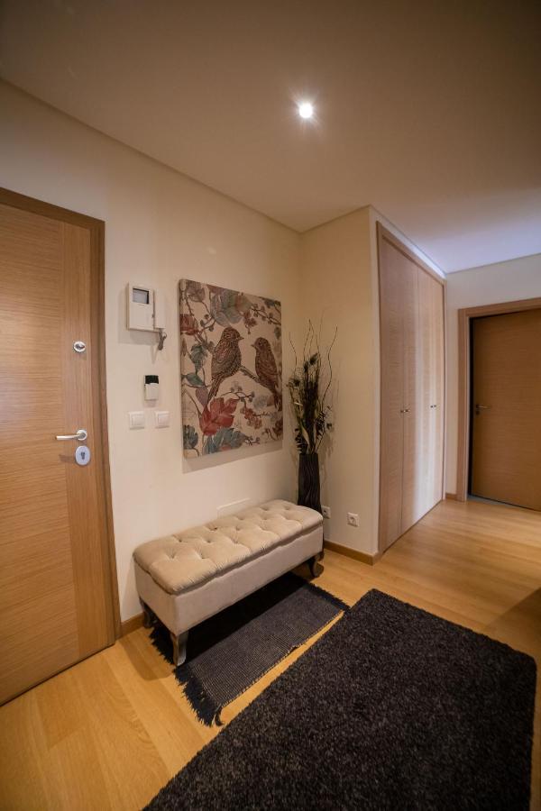 Lovely Apartment Near Airport And Nations Park, With Garage ロウレス エクステリア 写真