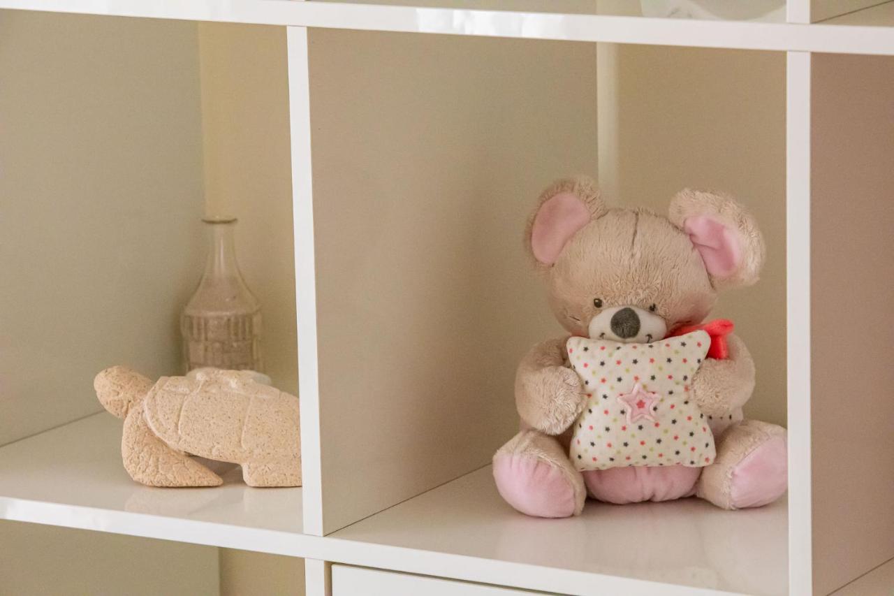 Lovely Apartment Near Airport And Nations Park, With Garage ロウレス エクステリア 写真