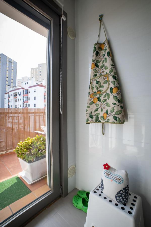 Lovely Apartment Near Airport And Nations Park, With Garage ロウレス エクステリア 写真