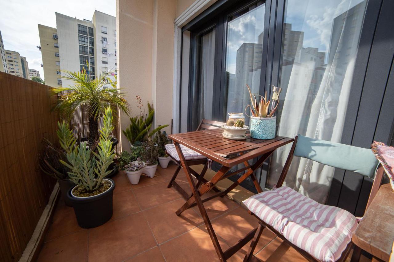 Lovely Apartment Near Airport And Nations Park, With Garage ロウレス エクステリア 写真