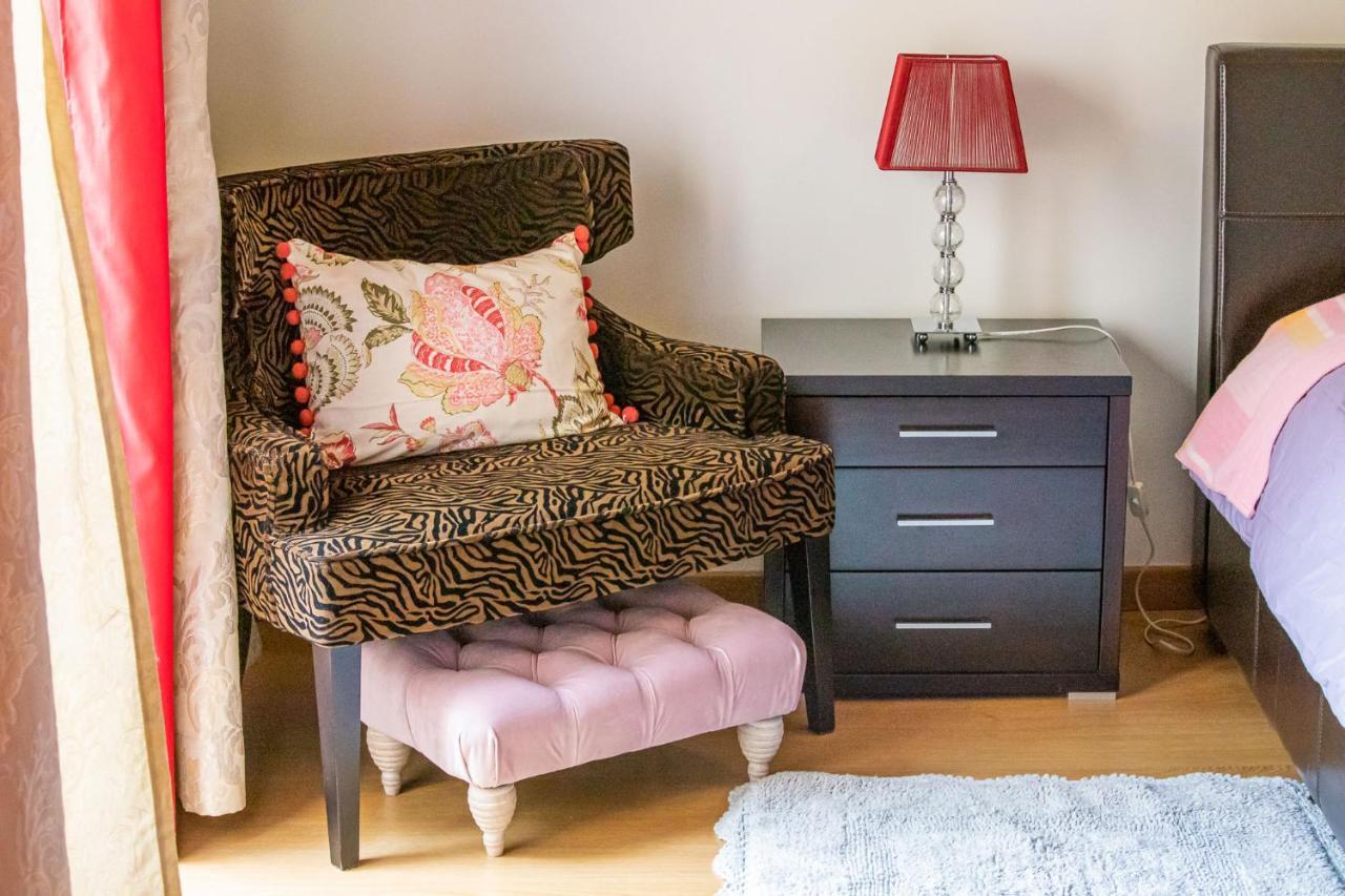 Lovely Apartment Near Airport And Nations Park, With Garage ロウレス エクステリア 写真