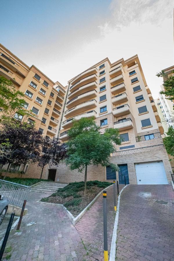 Lovely Apartment Near Airport And Nations Park, With Garage ロウレス エクステリア 写真