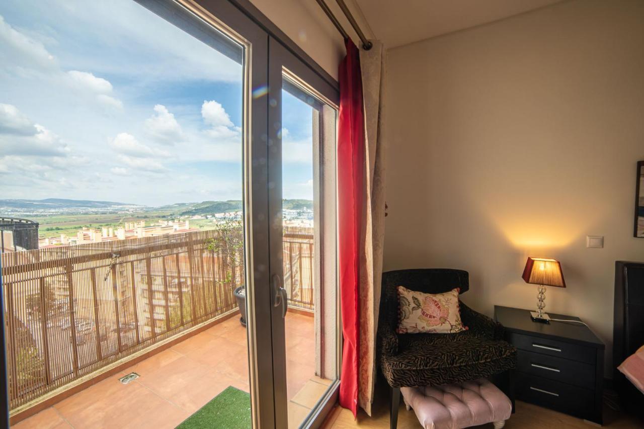 Lovely Apartment Near Airport And Nations Park, With Garage ロウレス エクステリア 写真