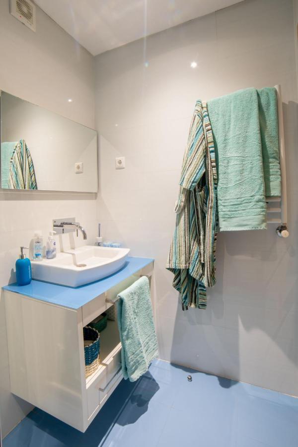 Lovely Apartment Near Airport And Nations Park, With Garage ロウレス エクステリア 写真
