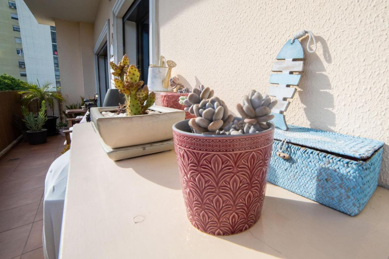 Lovely Apartment Near Airport And Nations Park, With Garage ロウレス エクステリア 写真