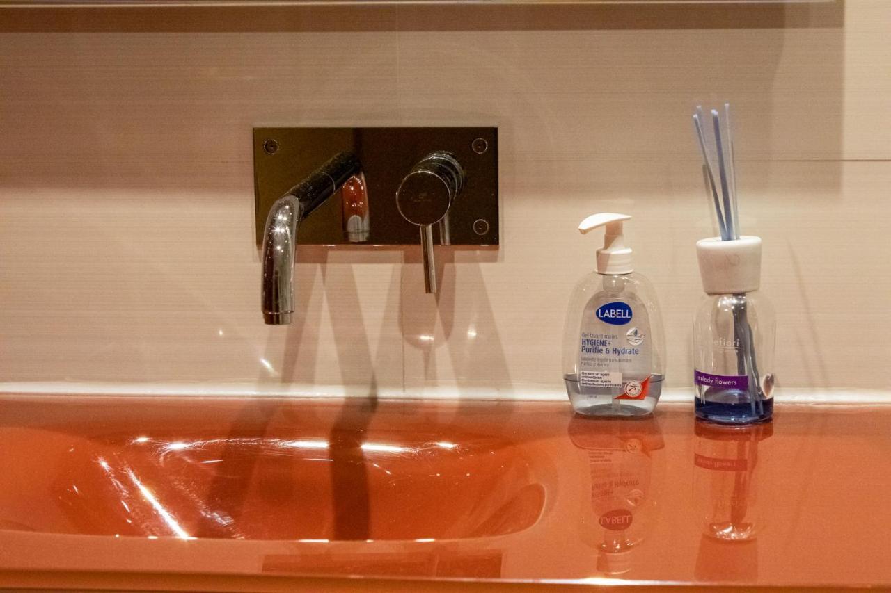 Lovely Apartment Near Airport And Nations Park, With Garage ロウレス エクステリア 写真