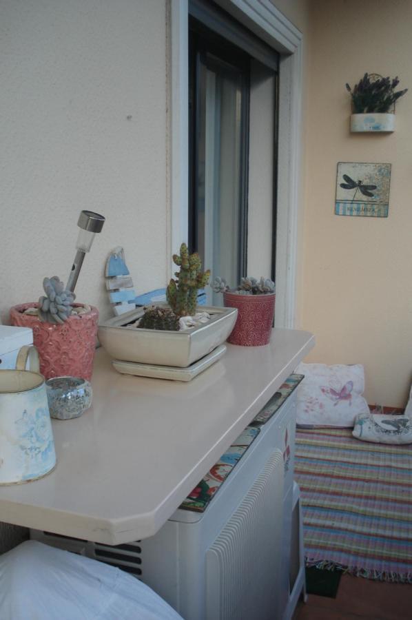 Lovely Apartment Near Airport And Nations Park, With Garage ロウレス エクステリア 写真